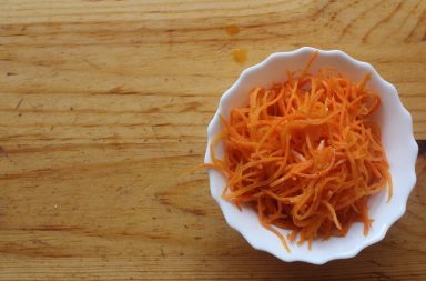 Як приготувати соковиту і ароматну морква по-корейськи